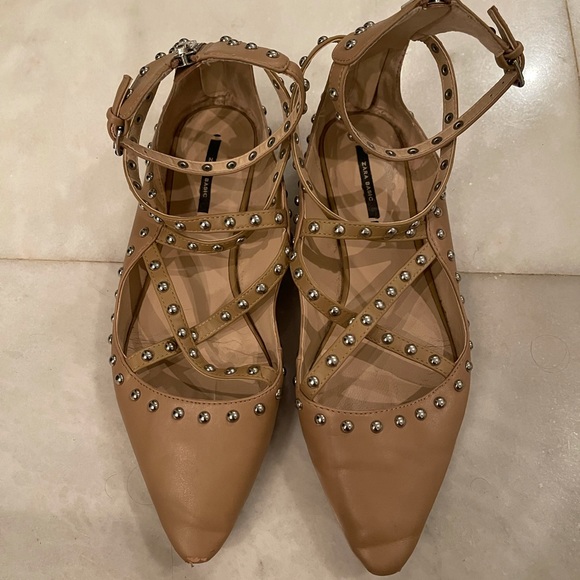 Zara flats - Picture 1 of 3